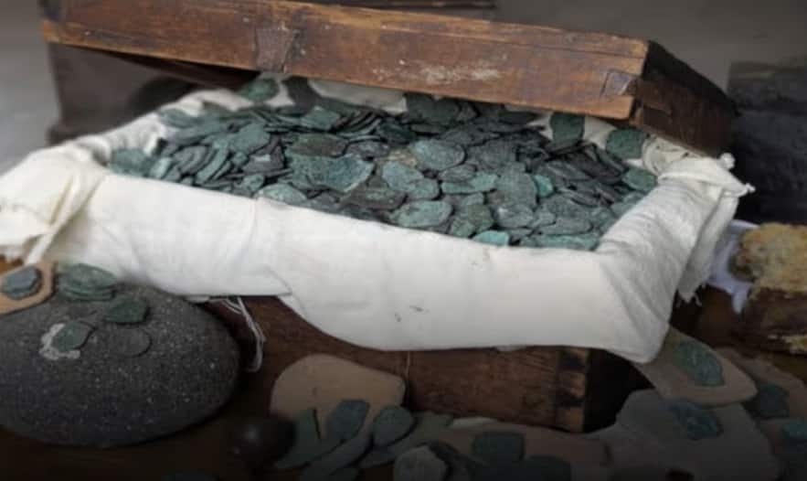 florida spanish treasure coast gold silver coins found worth of 8 crore 30 lakh  Spanish Treasure: મળી ગયો કરોડોની કિંમતનો ખજાનો, વર્ષો પહેલા સમુદ્રમાં ડૂબી ગયું હતું જહાજ