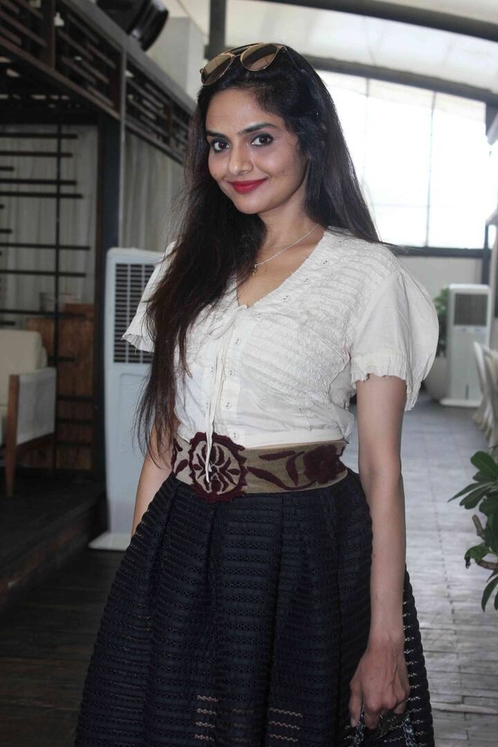 Madhu Shah's career may not have lasted long in films, but her glamorous looks, acting and her memorable pairing with Ajay Devgan always hold a special place in Bollywood.