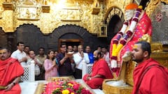 शिर्डीत व्यापाऱ्याकडून साईंचरणी सोन्याचं नक्षीदार ताट अर्पण; संस्थानकडून सत्कार, किंमत किती?