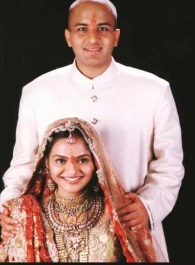 Madhu married businessman Anand Shah on 19 February 1999. Madhu took a break from film career after marriage.