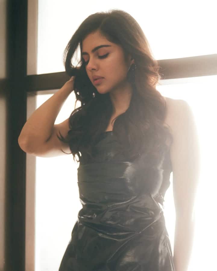 कल्याणी का लुक अब पूरी तरह से बदल गया है. उनकी पुरानी फोटो देखकर लोग ढेर सारे कमेंट कर रहे हैं.