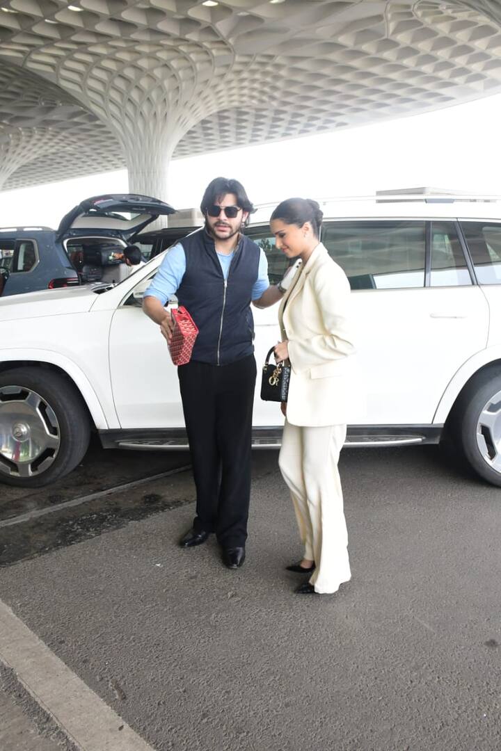 एयरपोर्ट पर तारा का लुक बहुत वायरल हो रहा है. उन्होंने बेज कलर का फॉर्मल सूट पहना था.