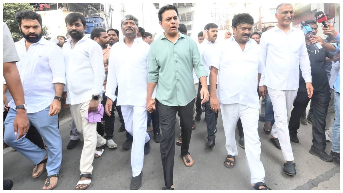 BRS Leaders : ఆర్టీసీ ఛార్జీల పెంపుపై బీఆర్‌ఎస్ పోరుబాట- బస్సెక్కిన కేటీఆర్, హరీష్‌- ప్రభుత్వానికి అల్టిమేటం