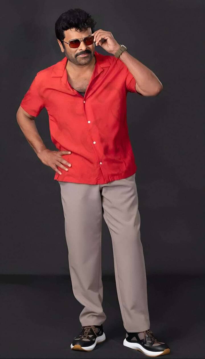 షైన్ స్క్రీన్స్, గోల్డ్ బాక్స్ ఎంటర్టైన్మెంట్స్ బ్యానర్పై సాహు గారపాటి నిర్మిస్తున్నారు. వచ్చే ఏడాది సంక్రాంతికి మూవీ రిలీజ్ కానుంది.