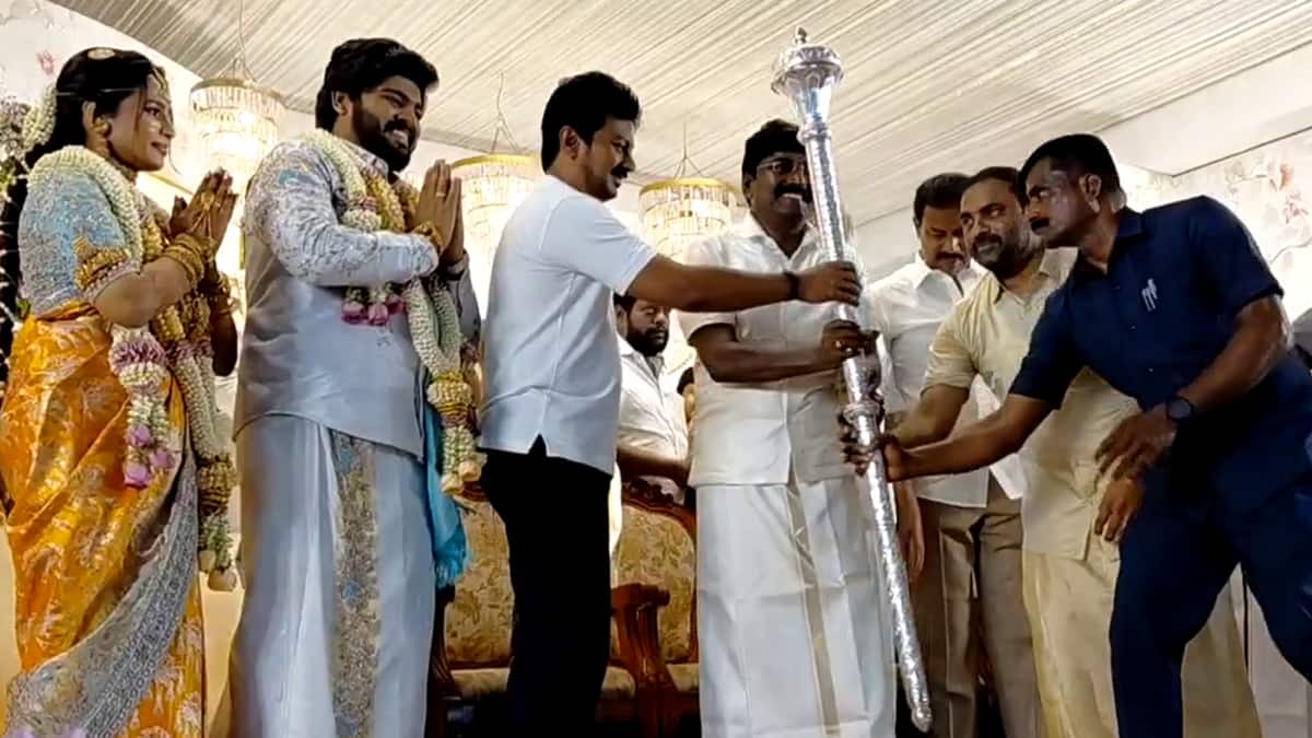 புது அடிமை கிடைக்குமா?  ‘கை’ நம்மை விட்டுப் போகாது - திண்டுக்கல்லில் உதயநிதி ஸ்டாலின் பரபரப்பு பேச்சு