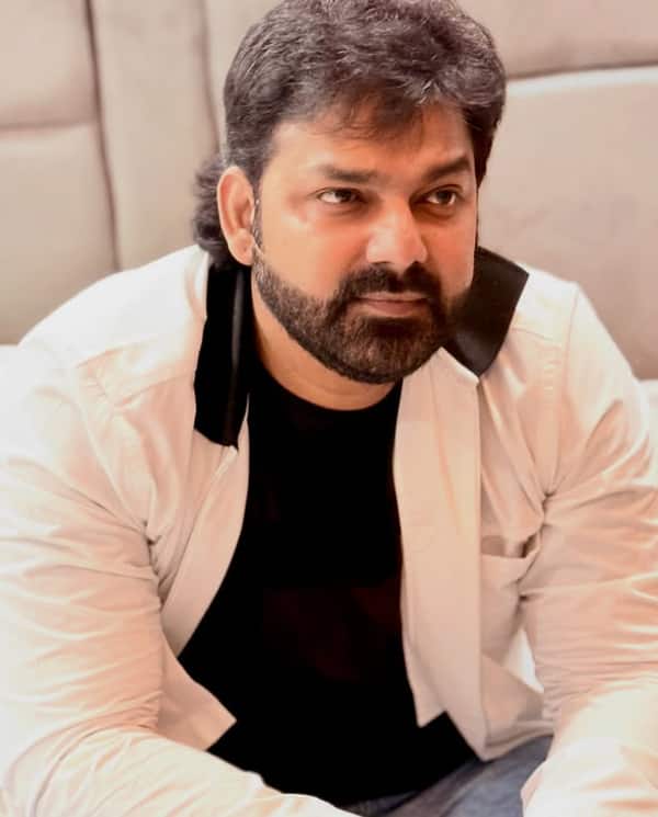 वहीं अब वे राजनीति में भी कूद चुके हैं और उनके बीजेपी मे वापसी के बाद उनके आरा से चुनाव लड़ने के कयास लगाए जा रहे हैं.