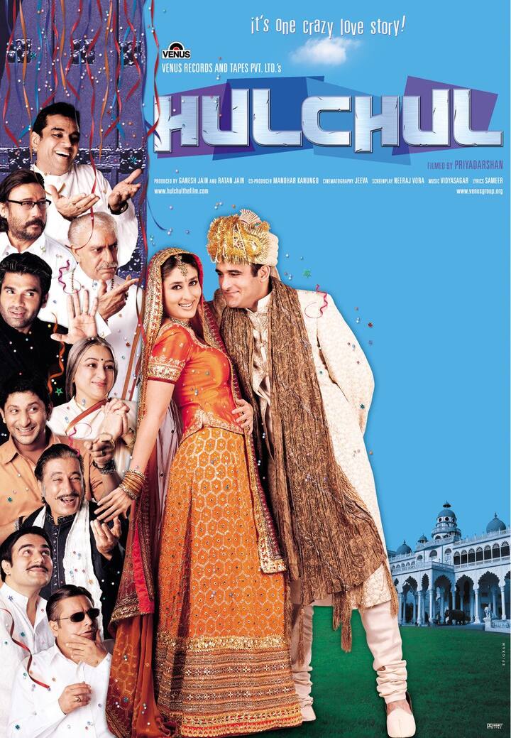A tremendous mix of love, quarrel and comedy was seen in Priyadarshan's film 'Hulchal'. The pairing of Akshay Khanna and Kareena Kapoor spread a lot of laughter and fun. The film's funny characters and complicated story kept the audience engaged from the beginning till the end.