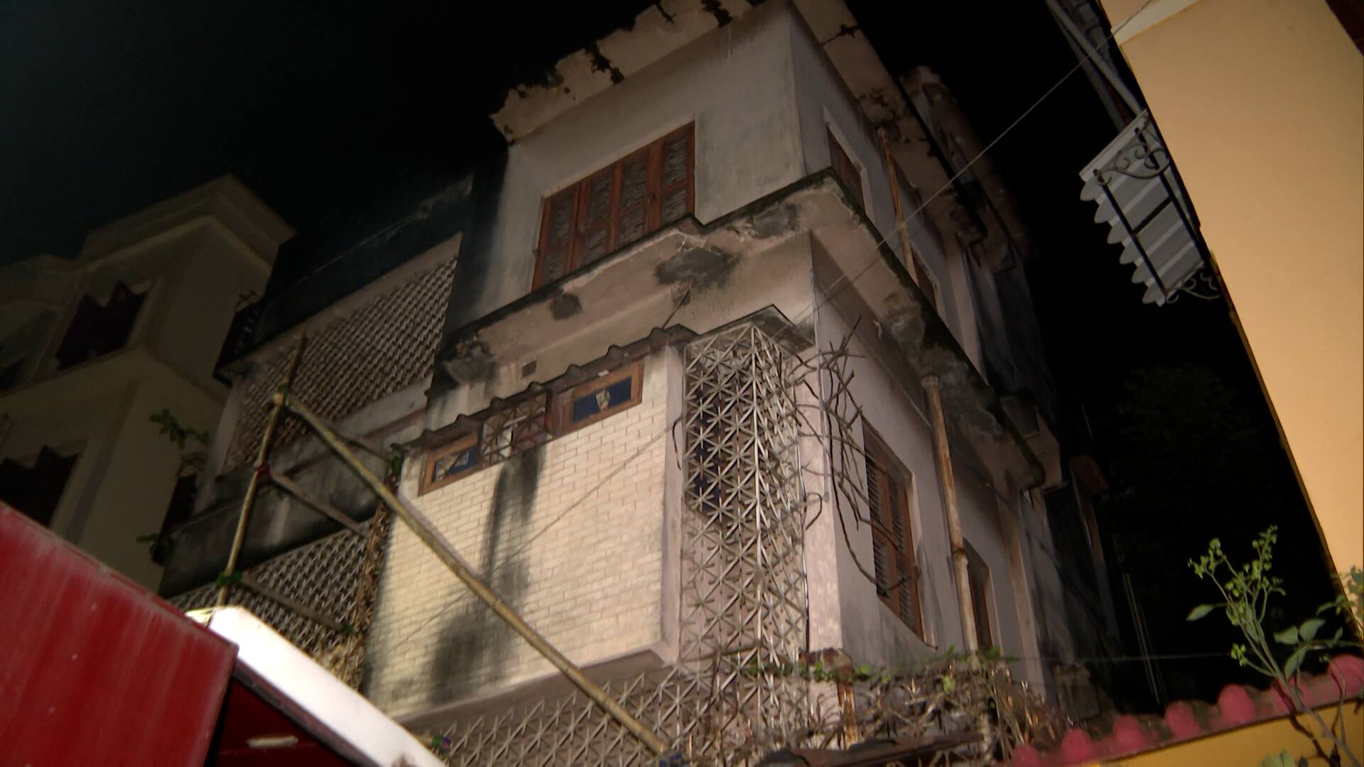 Kolkata News: একাই থাকতেন বাড়িতে, আচমকা দুর্গন্ধ বেরোতে সন্দেহ, গোলপার্কে ফাঁকা বাড়ি থেকে পচাগলা দেহ উদ্ধার !