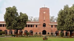 सेंट स्टीफन्स कॉलेज पर तीन गुना फीस वसूलने का आरोप, DU ने मांगा जवाब