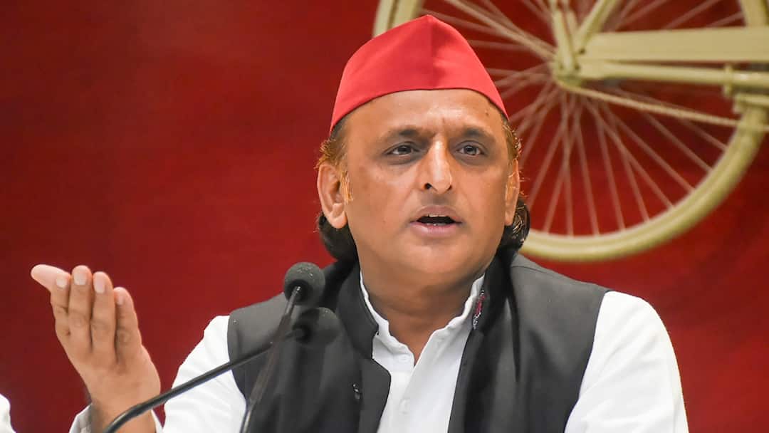 Samajwadi parti wrote letter to EC before SIR made allegations of caste-based postings यूपी में SIR से पहले सपा ने लगाए जाति-धर्म आधारित पोस्टिंग के गंभीर आरोप, EC को लिखा पत्र