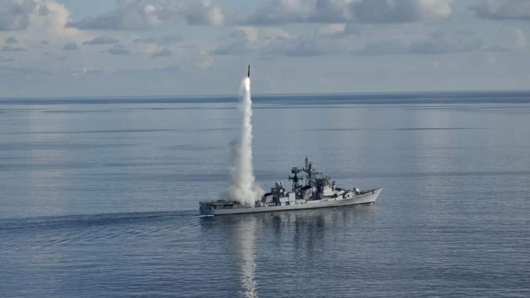 बंगाल की खाड़ी में भारत का शक्ति प्रदर्शन, 3550 KM का नो फ्लाई जोन, पाकिस्तान ने कई शहरों में ल