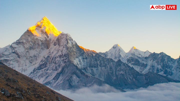इसके अलावा माता जानकी की जन्मस्थली जनकपुर जा सकते हैं. यह एक ऐतिहासिक शहर है, जहां माता सीता से जुड़े मंदिर धार्मिक महत्व के कारण पर्यटकों को खींचता है.