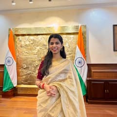 Maithili Thakur Education: सुरों से सियासत तक... जानें कितनी पढ़ी-लिखी हैं बिहार की बेटी मैथिली ठाकुर?