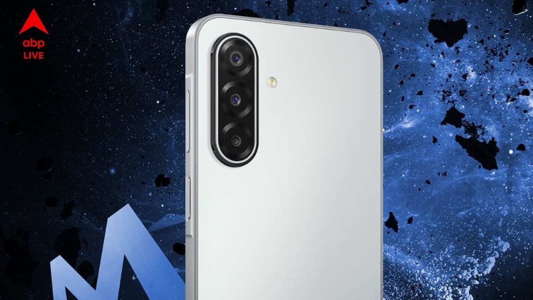 Smartphones Under Rs 15000: ১৫ হাজারের কমে ৫জি ফোন ! তাও আবার স্যামসাং গ্যালাক্সি মডেল, কী কী ফিচার রয়েছে ? Smartphones Under Rs 15000 Samsung Galaxy M17 5G Launched in India Know the Features Specifications and Price Smartphones Under Rs 15000: ১৫ হাজারের কমে ৫জি ফোন ! তাও আবার স্যামসাং গ্যালাক্সি মডেল, কী কী ফিচার রয়েছে ?