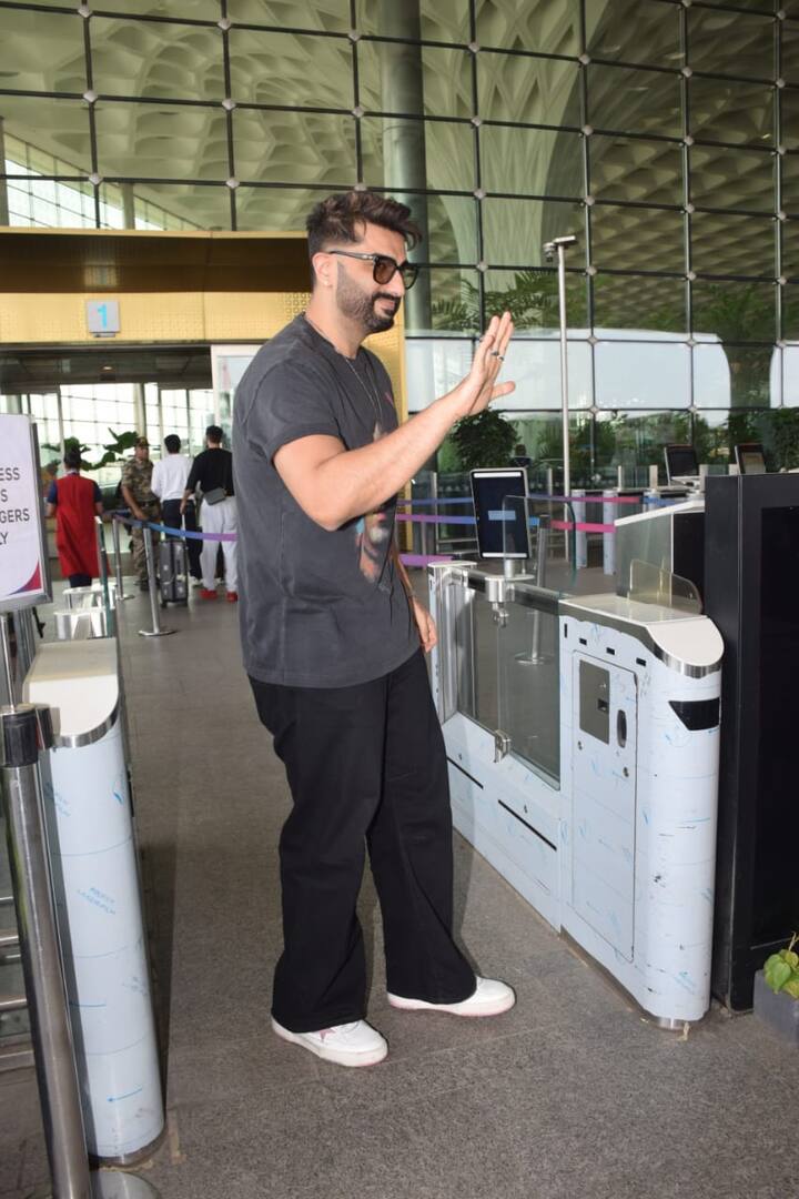 उनकी ये तस्वीरें अब सोशल मीडिया पर अब खूब वायरल हो रही हैं.