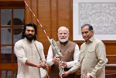 Narendra Modi - Ram Charan: నరేంద్ర మోడీని కలిసి రామ్ చరణ్ - ఉపాసన దంపతులు... ఎందుకో తెలుసా?