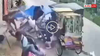 Video: सबकी फिल्डिंग सेट हो गई! एक साथ टकराए 3 रिक्शेवाले, बाइकवाला बोला- मुझे क्यों तोड़ा