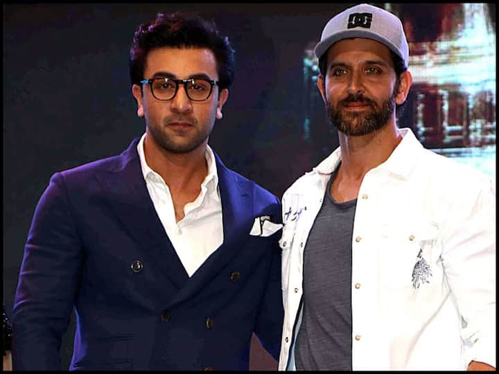 ऋतिक रोशन और रणबीर कपूर दोनों ने ही बॉलीवुड में अपना बेस्ट परफॉर्मेंस दिया है. दोनों की फैन फॉलोविंग भी तगड़ी है. बॉलीवुड के इन दोनों टैलेंटेड एक्टर्स को 4 बार फिल्मफेयर अवॉर्ड से सम्मानित किया गया है.