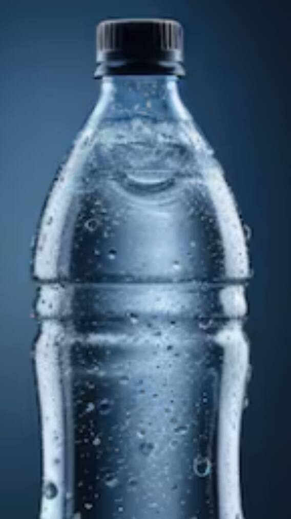 বোতলবন্দি জলেরও এক্সপায়ারি ডেট দেখুন