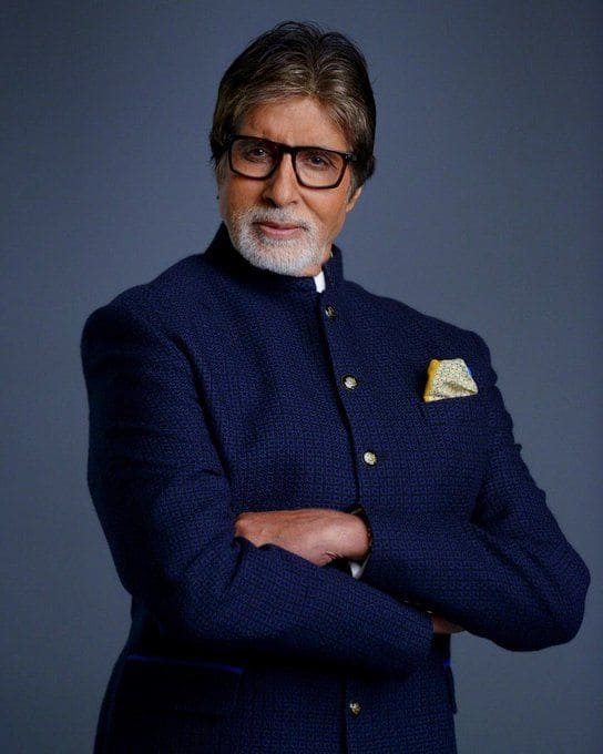 सदी के महानायक अमिताभ बच्चन भी लगातार अपनी फिल्मों के जरिए दर्शकों का मनोरंजन कर रहे हैं. 82 की उम्र में भी अभिनेता इंडस्ट्री में एक्टिव और आज भी उनकी एनर्जी लोगों को हैरान कर देती हैं. बता दें, अभी तक 5 बार अमिताभ बच्चन को फिल्मफेयर अवॉर्ड से नवाजा गया है.
