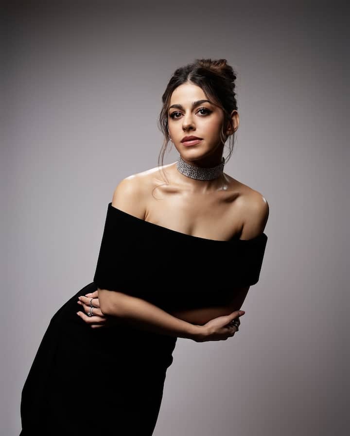 The name of Kabir Bedi's granddaughter and Pooja Bedi's daughter is Alaya.