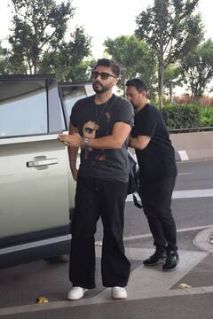 कूल अंदाज में अर्जुन कपूर हुए एयरपोर्ट पर स्पॉट, हाथ जोड़कर पैपराजी को किया ग्रीट