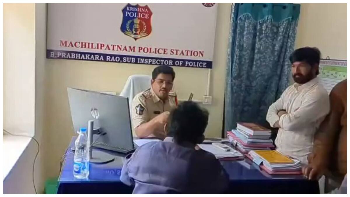 Perni Nani case: "పోలీసుల విధులకు ఆటంకం కలిగించారు"- మాజీ మంత్రి పేర్ని నానిపై కేసు నమోదు 