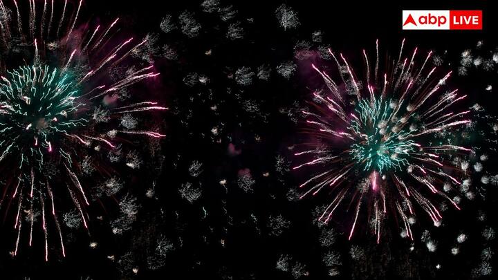 பசுமை பட்டாசுகள் புகை வெளியேற்றாது என்று கருதப்படுகிறது, ஆனால் அது உண்மையில்லை. இவை புகை வெளியேற்றுகின்றன, ஆனால் வித்தியாசம் என்னவென்றால் பசுமை பட்டாசுகள் தூசி தடுப்பு மற்றும் நீர் வெளியிடும் கூறுகளால் தயாரிக்கப்படுகின்றன, இவை புலப்படும் புகை மற்றும் காற்றில் உள்ள தூசியைக் குறைக்கின்றன.