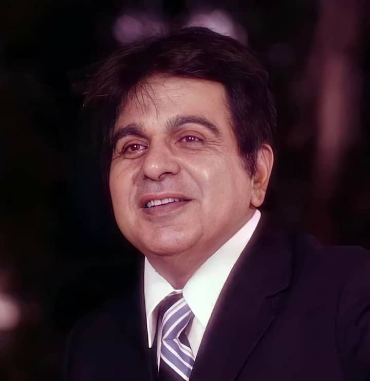 बॉलीवुड के लेजेंडरी एक्टर दिलीप कुमार ने 1944 में अपने करियर की शुरुआत की. इसके बाद लगातार कई दशकों तक दिवगंत अभिनेता ने ऑडियंस को एंटरटेन किया. अपने फिल्मी करियर में उन्होंने 50 से ज्यादा फिल्मों में काम किया आईएमडीबी के रिपोर्ट के मुताबिक अभिनेता को 8 फिल्मफेयर अवॉर्ड मिल चुके हैं.