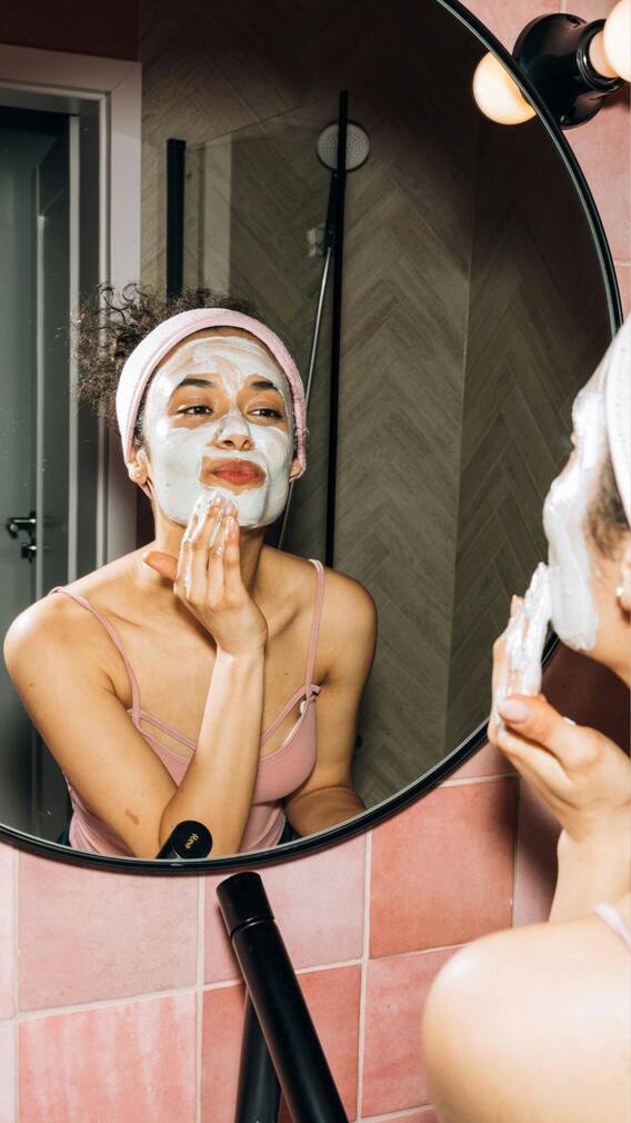 শীতের আগে থেকেই শুরু করুন ত্বকের পরিচর্যা, কীভাবে যত্ন নেবেন