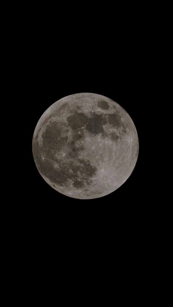 क्या चांद पर सांस ले सकता है इंसान?