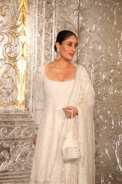 Diwali Party 2025: व्हाइट अनारकली सूट और माथे पर काली बिंदी... दिवाली पार्टी में करिना कपूर का क्लासी लुक