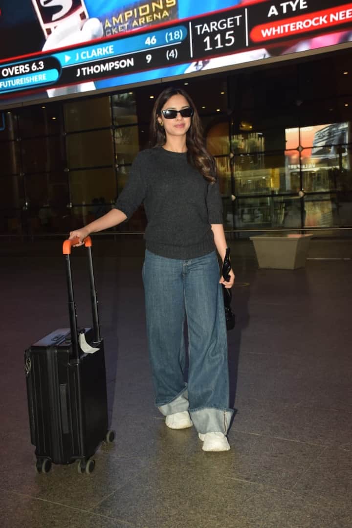‘लापता लेडीज’ की फूल यानि नितांशी गोयल ने बीते दिन फिल्मफेयर में बेस्ट डेब्यू एक्ट्रेस का अवॉर्ड जीता.