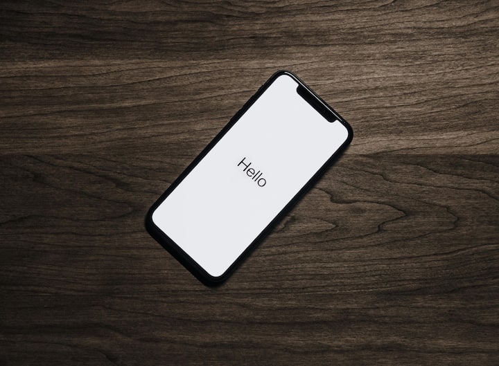 Photo Source - Pixels. The Moto G4 power phone back panel has a 5 megapixel primary rear camera sensor. There is a 5 megapixel selfie camera sensor on the phone display.