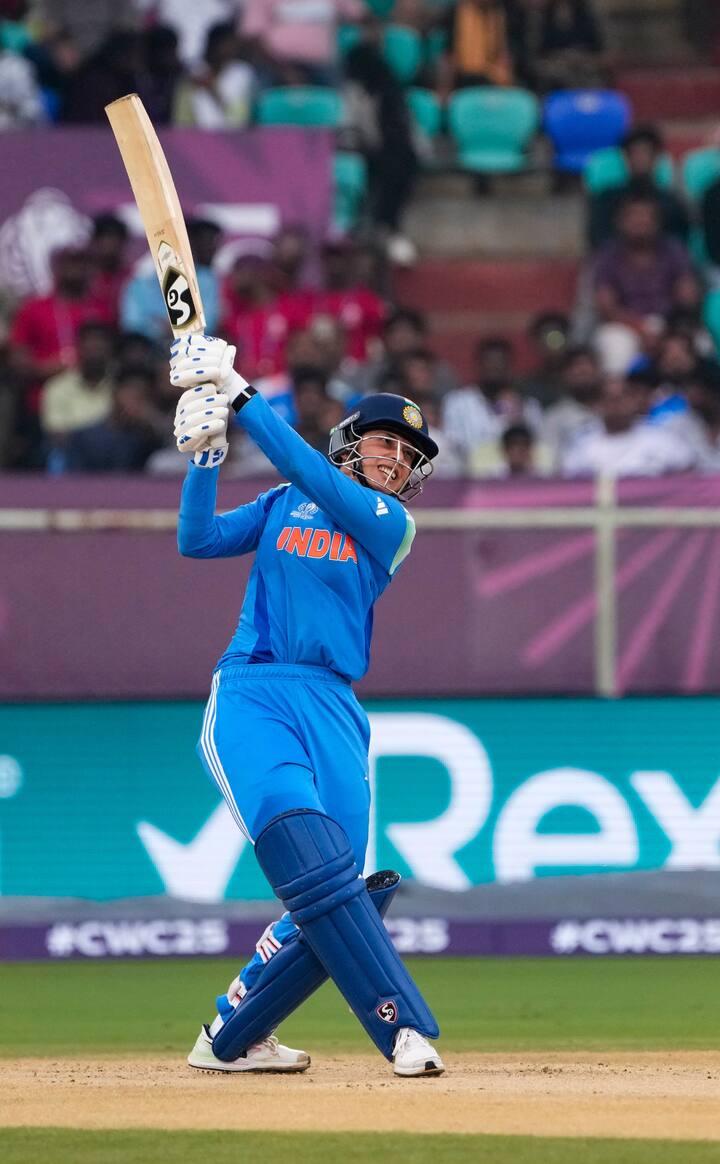 ऑस्ट्रेलियाविरुद्धच्या सामन्यात तिने केवळ 12 धावा पूर्ण करताच या कॅलेंडर वर्षात आपल्या 1000 धावा पूर्ण केल्या.