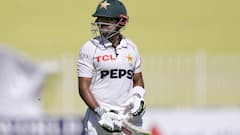 बाबर आजम को लाइव टीवी पर कह दिया 'ड्रामेबाज', पाक दिग्गज की कमेंट्री पर जमकर हुआ बवाल