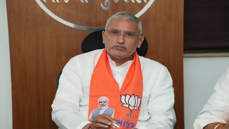 ગુજરાત પ્રદેશ ભાજપના નવા માળખાના લઈ સૌથી મોટા સમાચાર,આ મહિલા નેતાને મળી શકે છે મોટી જવાબદારી Former MP from Vadodara Ranjanben Bhatt likely to be made state general secretary ગુજરાત પ્રદેશ ભાજપના નવા માળખાના લઈ સૌથી મોટા સમાચાર,આ મહિલા નેતાને મળી શકે છે મોટી જવાબદારી