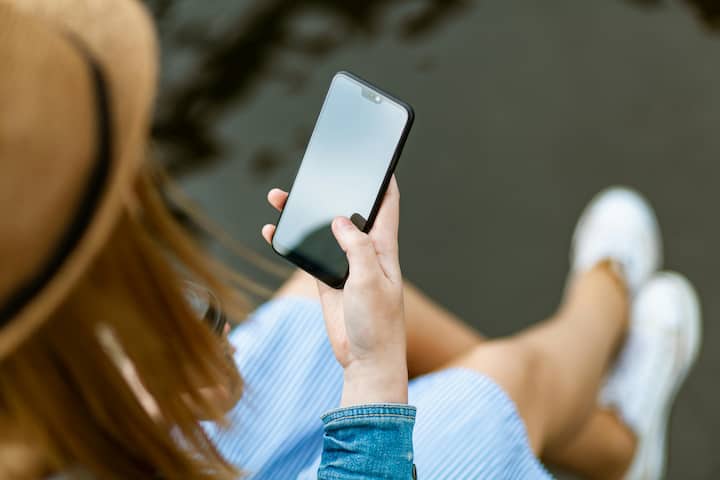 Photo Source - Pixels. The amount of in-pie storage of this phone can be increased up to 5 TB with the micro SD card. This is a 3G phone.