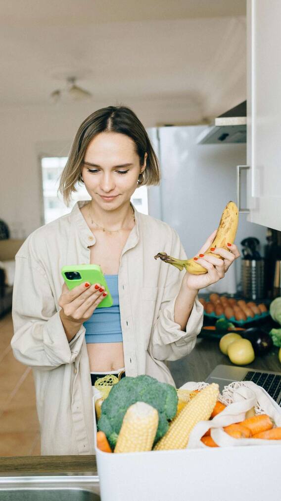 रोज एक केळ खाण्याचे हे 7 जबरदस्त फायदे आहेत