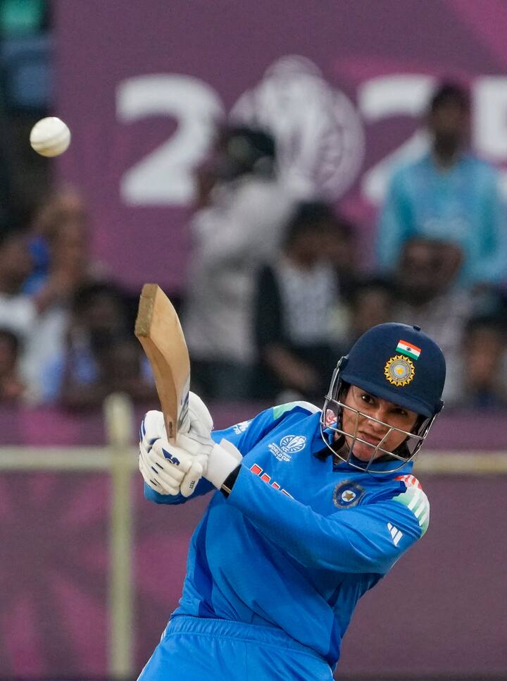 अशा प्रकारे ती महिला वनडे क्रिकेटच्या इतिहासात एका वर्षात 1000 धावा करणारी पहिली खेळाडू ठरली आहे.