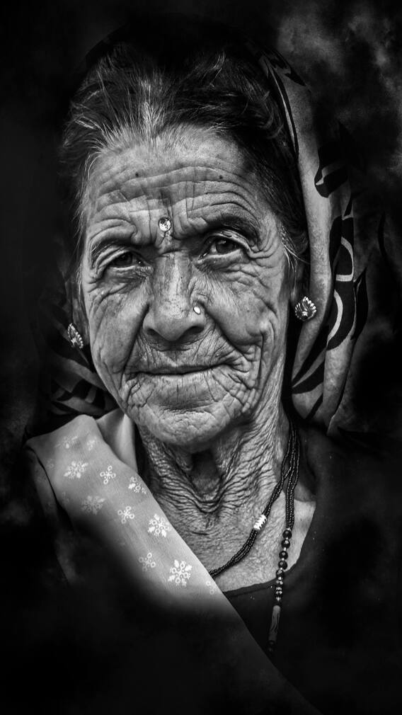 உங்கள் சருமத்தை வயதாக்கும் 5 தவறுகள்