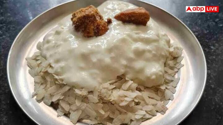 अगर आप सुबह-सुबह बिहार में गए हैं और कुछ बिहारी टाइप का नाश्ता करने के लिए ढूंढ रहे हैं, तो चूड़ा-दही आपके लिए अच्छा विकल्प हो सकता है. यह बिहारियों की पहली पसंद होती है.