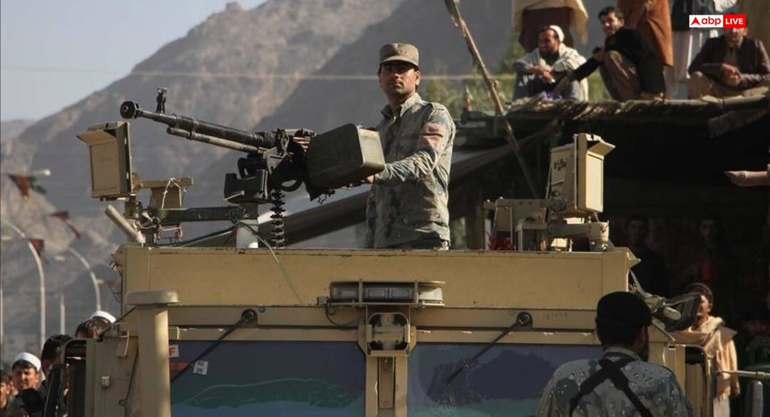 पाकिस्तान-अफगानिस्तान में भीषण झड़प: 200 से ज्यादा तालिबान लड़ाके ढेर, 58 पाक सैनिकों के मारे ज पाकिस्तान-अफगानिस्तान में भीषण झड़प: 200 से ज्यादा तालिबान लड़ाके ढेर, 58 पाक सैनिकों के मारे ज