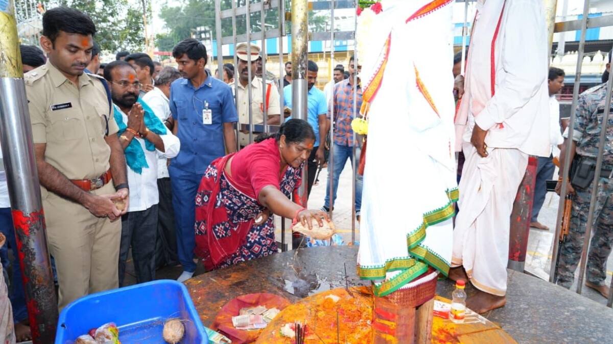 Medaram News: వెయ్యేండ్లు నిలిచేలా మేడారం అభివృద్ధి, స్థానిక ఎన్నికల్లో గెలుపు మాదే: మంత్రి సీతక్క