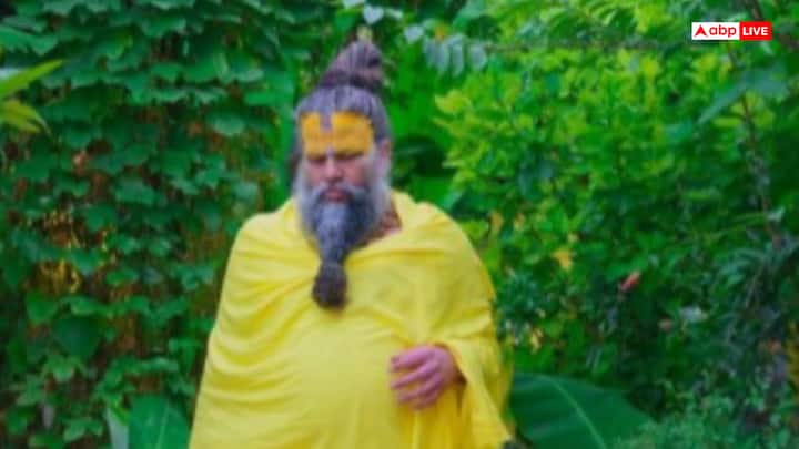 अगर विद्यार्थी जीवन में ब्रह्मचर्य का पालन नहीं हो पा रहा है, तो प्रेमानंद महाराज के अनुसार, पढ़ाई पर ध्यान केंद्रित करना, बुरी संगत और व्यभिचार से दूर रहना, पवित्र भोजन करना, और मन को एकाग्र करने के लिए भगवान का नाम जपना चाहिए.