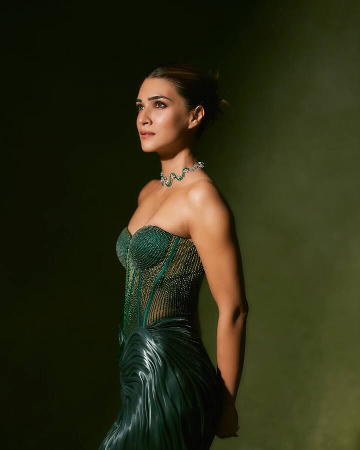 The overall aesthetic was a fusion of avant-garde couture and timeless elegance — a reflection of Kriti’s evolving fashion persona.