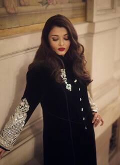 हीरों से जड़ी ड्रेस में हुस्न की मल्लिका लगीं ऐश्वर्या राय, एक्ट्रेस का लुक देख दिलों पर चल जाएंगी छुर्रियां