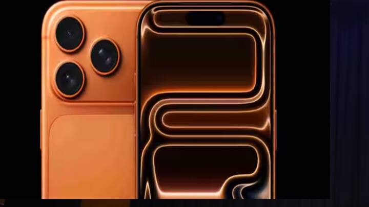 Apple iPhone 17 Pro Max આ વખતે વધુ શક્તિશાળી છે. તેમાં 6.9-ઇંચ સુપર રેટિના XDR ડિસ્પ્લે, A19 ચિપસેટ અને 48MP ટ્રિપલ કેમેરા છે. તેનું પ્રદર્શન વીડિયો અને ફોટોગ્રાફી બંનેમાં ઉત્તમ છે. આ ફોન 2TB સુધી સ્ટોરેજ અને 18MP ફ્રન્ટ કેમેરા સાથે આવે છે. તેની શરૂઆતની કિંમત ₹149,900 છે.