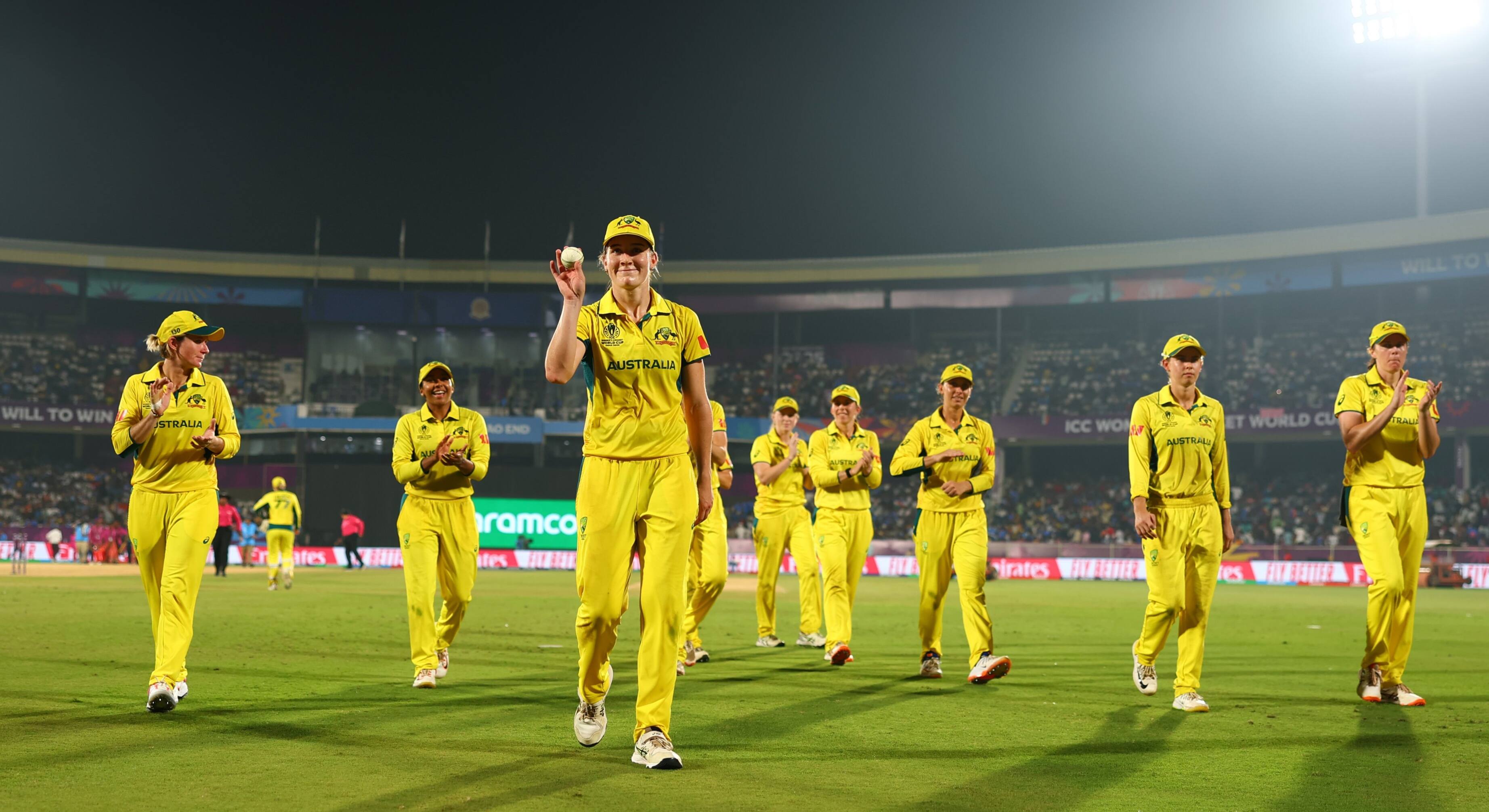 INDW vs AUSW: த்ரில்லோ த்ரில்.. 331 ரன்களை சேஸ் செய்த ஆஸ்திரேலியா.. போராடி தோற்ற இந்தியா!