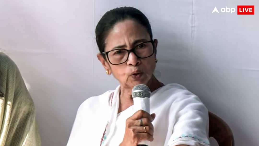 दुर्गापुर सामूहिक दुष्कर्म: CM ममता बनर्जी बोलीं- ‘पीड़िता 12:30 बजे बाहर क्यों?’, परिवार ने कह